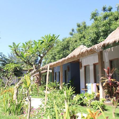 Maha Putri Bungalows Gili Trawangan Habitación foto