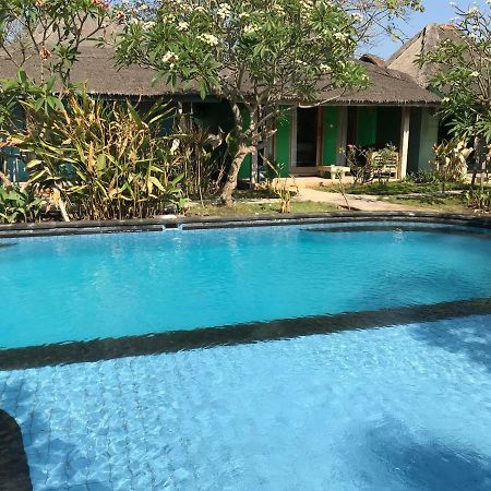 Maha Putri Bungalows Gili Trawangan Exterior foto