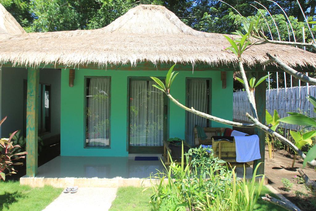 Maha Putri Bungalows Gili Trawangan Exterior foto