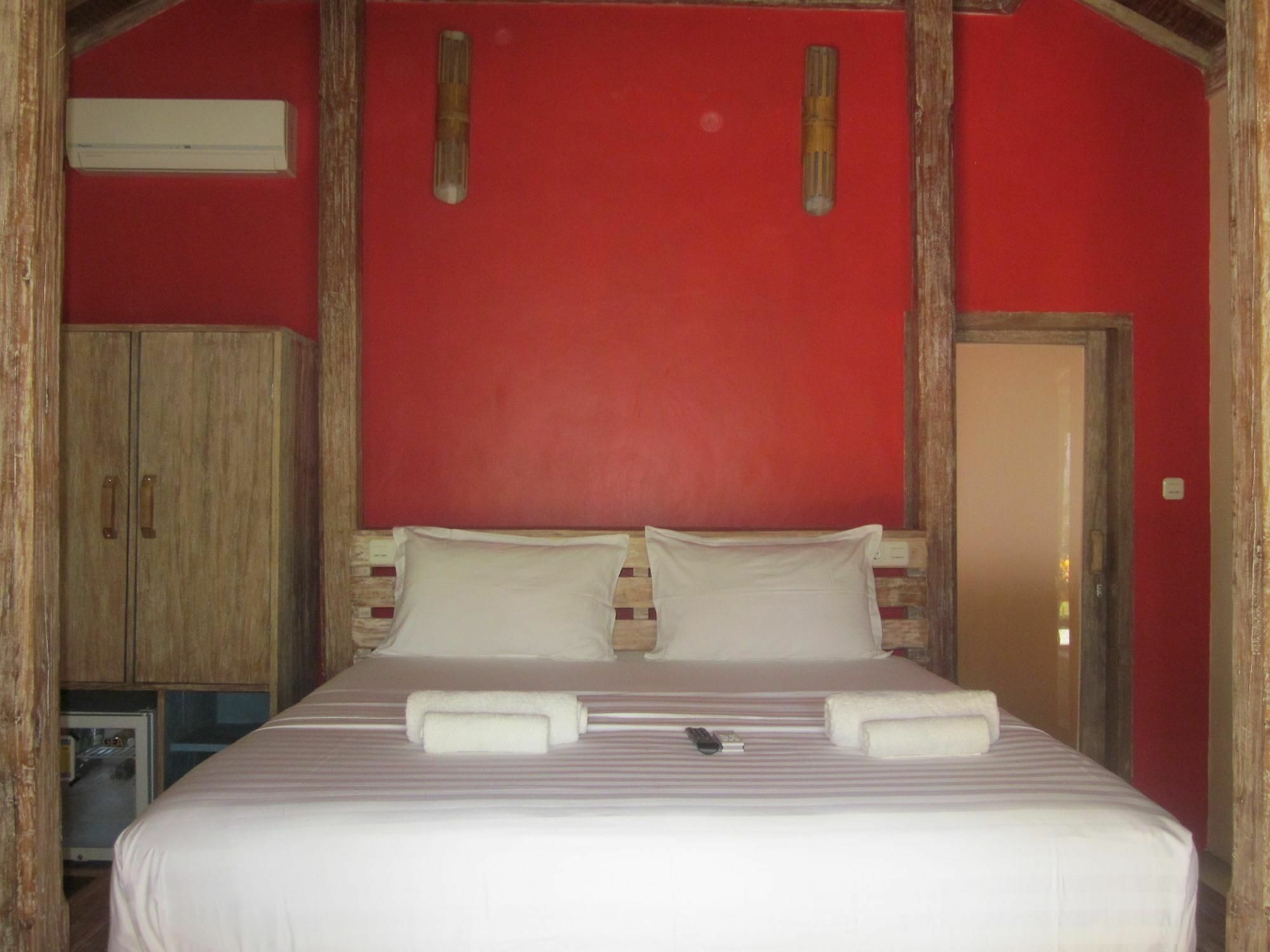 Maha Putri Bungalows Gili Trawangan Exterior foto