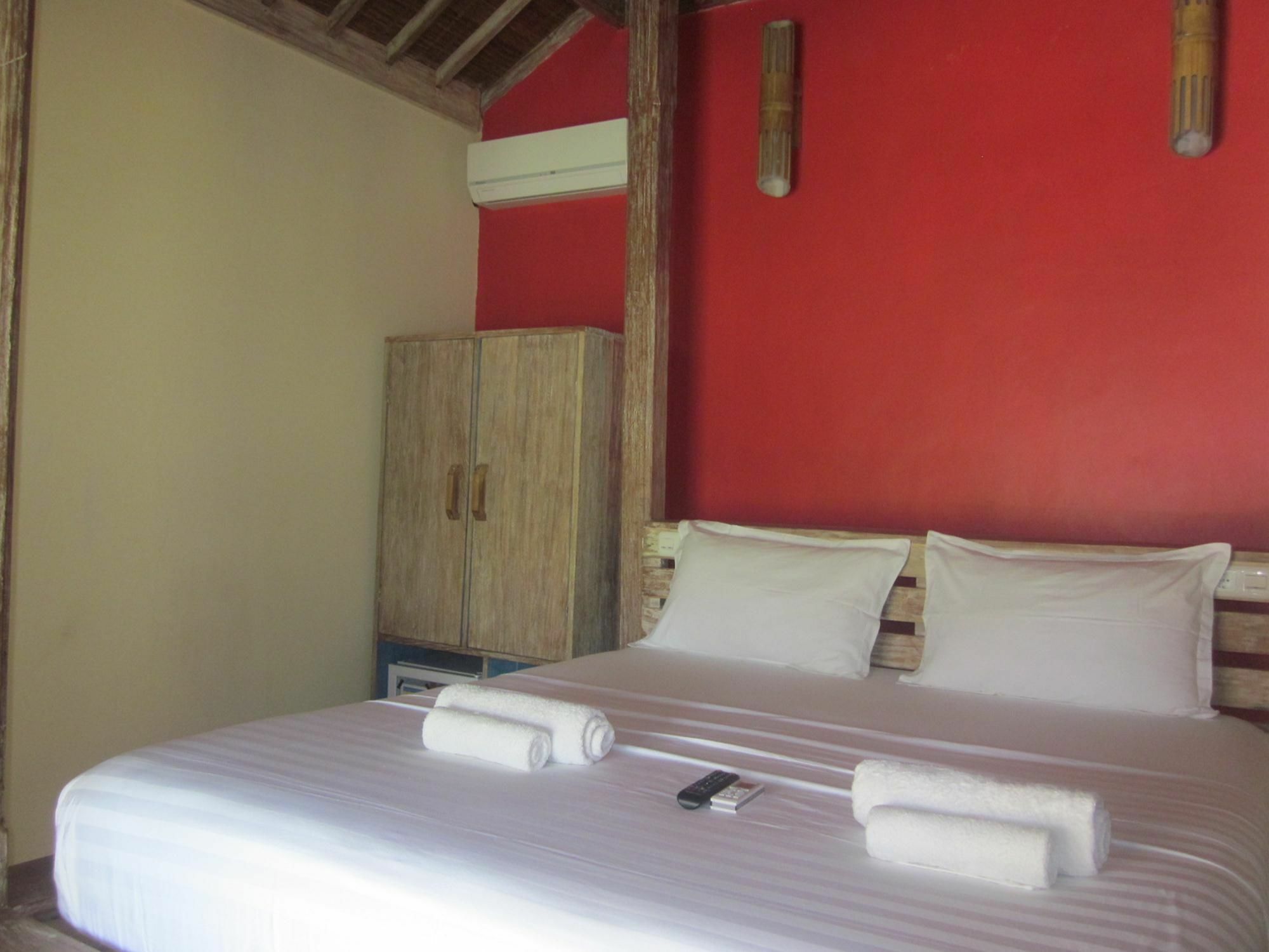 Maha Putri Bungalows Gili Trawangan Exterior foto