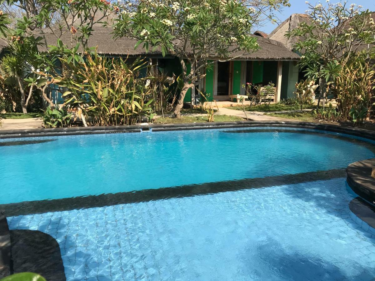Maha Putri Bungalows Gili Trawangan Exterior foto